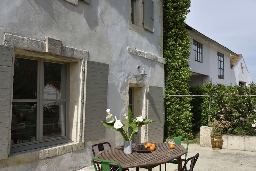 Mas De Bouvet En Camargue Bed and Breakfast Albaron Εξωτερικό φωτογραφία